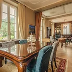 Villa The